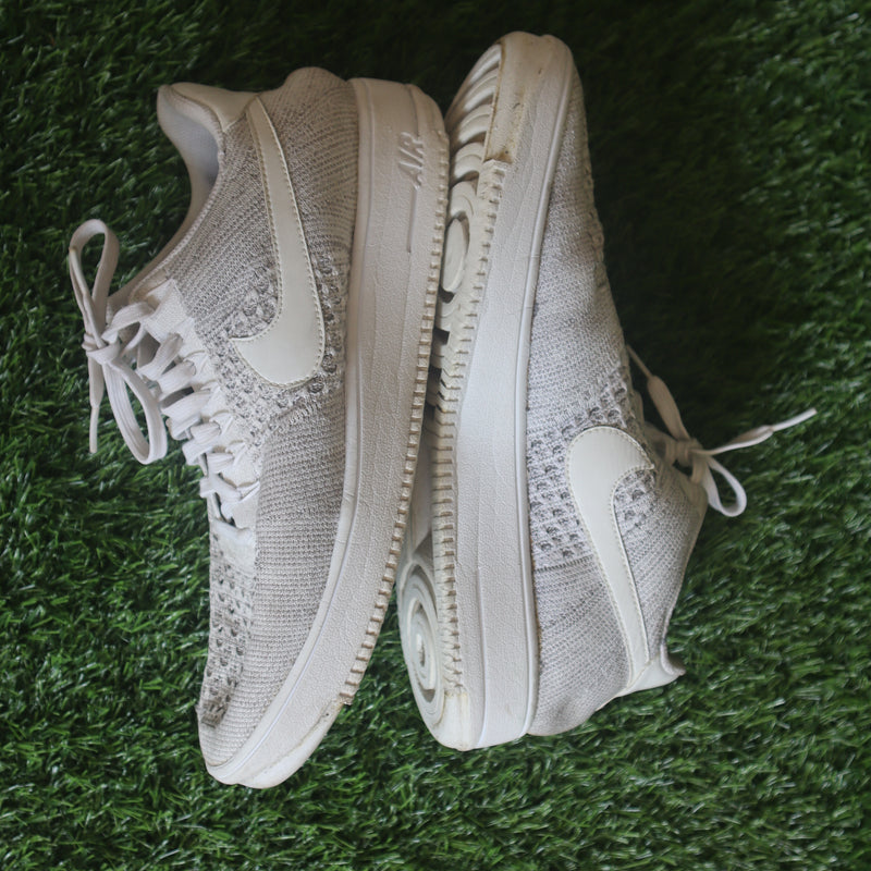 Air Force 1 Flyknit 2.0 Running Shoes For Men  (White , 9)- Pre owned