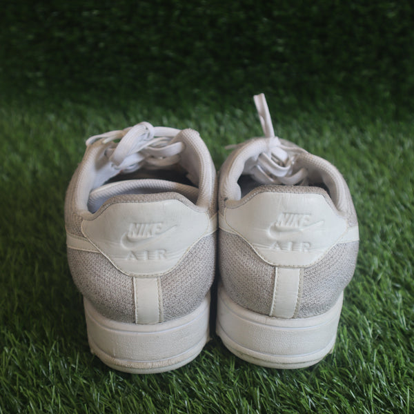 Air Force 1 Flyknit 2.0 Running Shoes For Men  (White , 9)- Pre owned